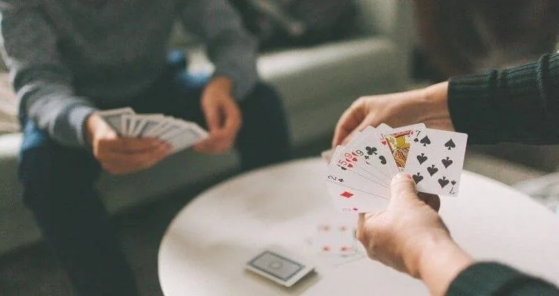 Tiến Lên Miền Bắc: Siêu Phẩm Bài Đổi Thưởng Hấp Dẫn 6 Quan sát và đọc vị đối thủ